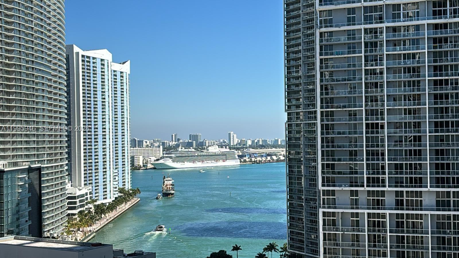 55 SE 6th St #2005, Miami FL 33131