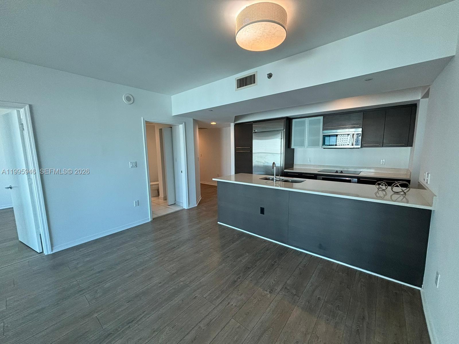 55 SE 6th St #2005, Miami FL 33131