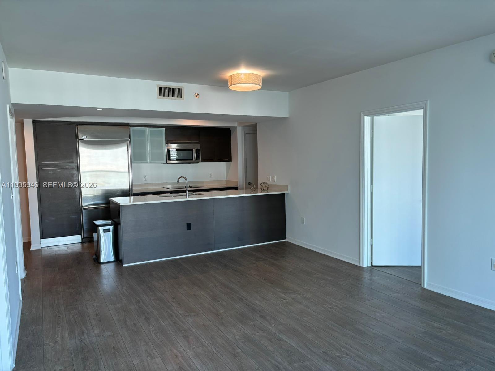 55 SE 6th St #2005, Miami FL 33131