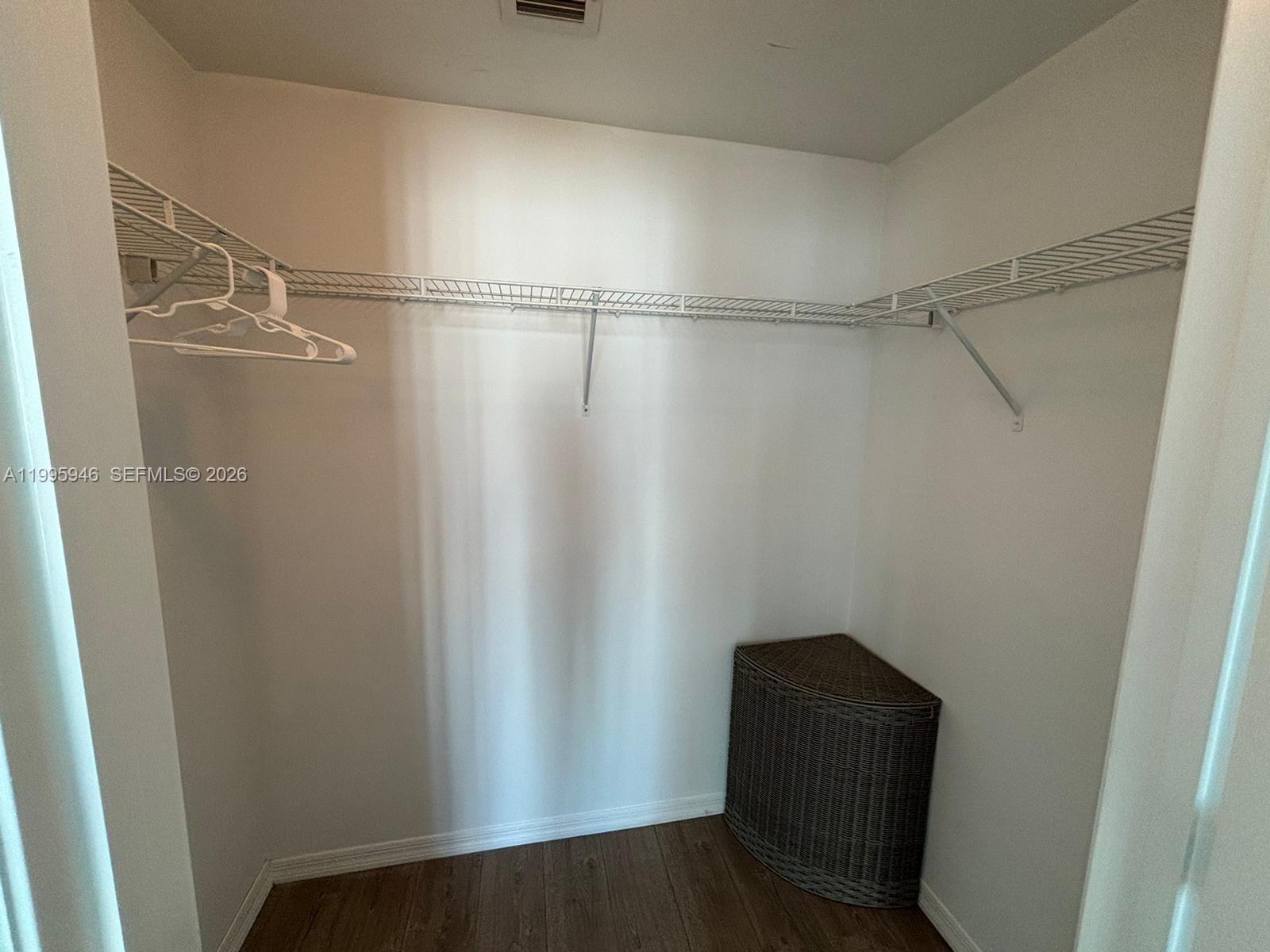 55 SE 6th St #2005, Miami FL 33131