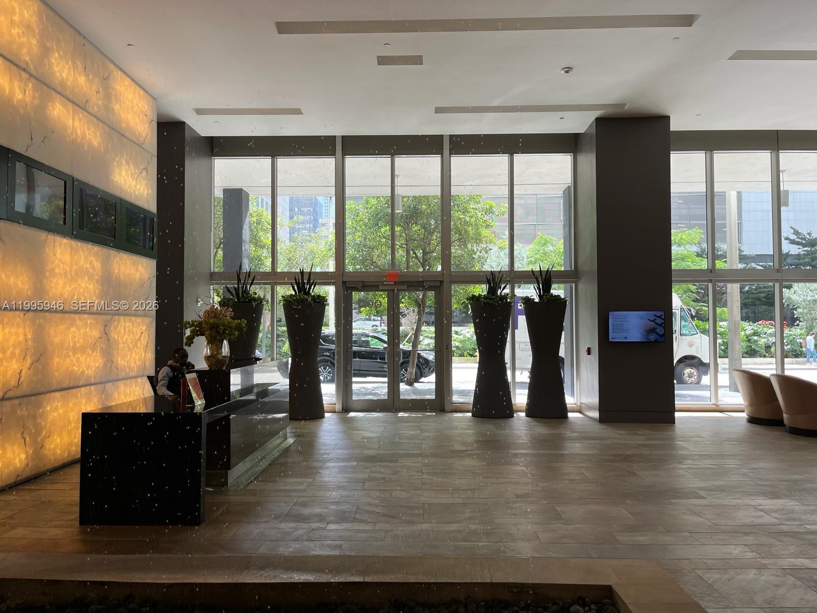 55 SE 6th St #2005, Miami FL 33131
