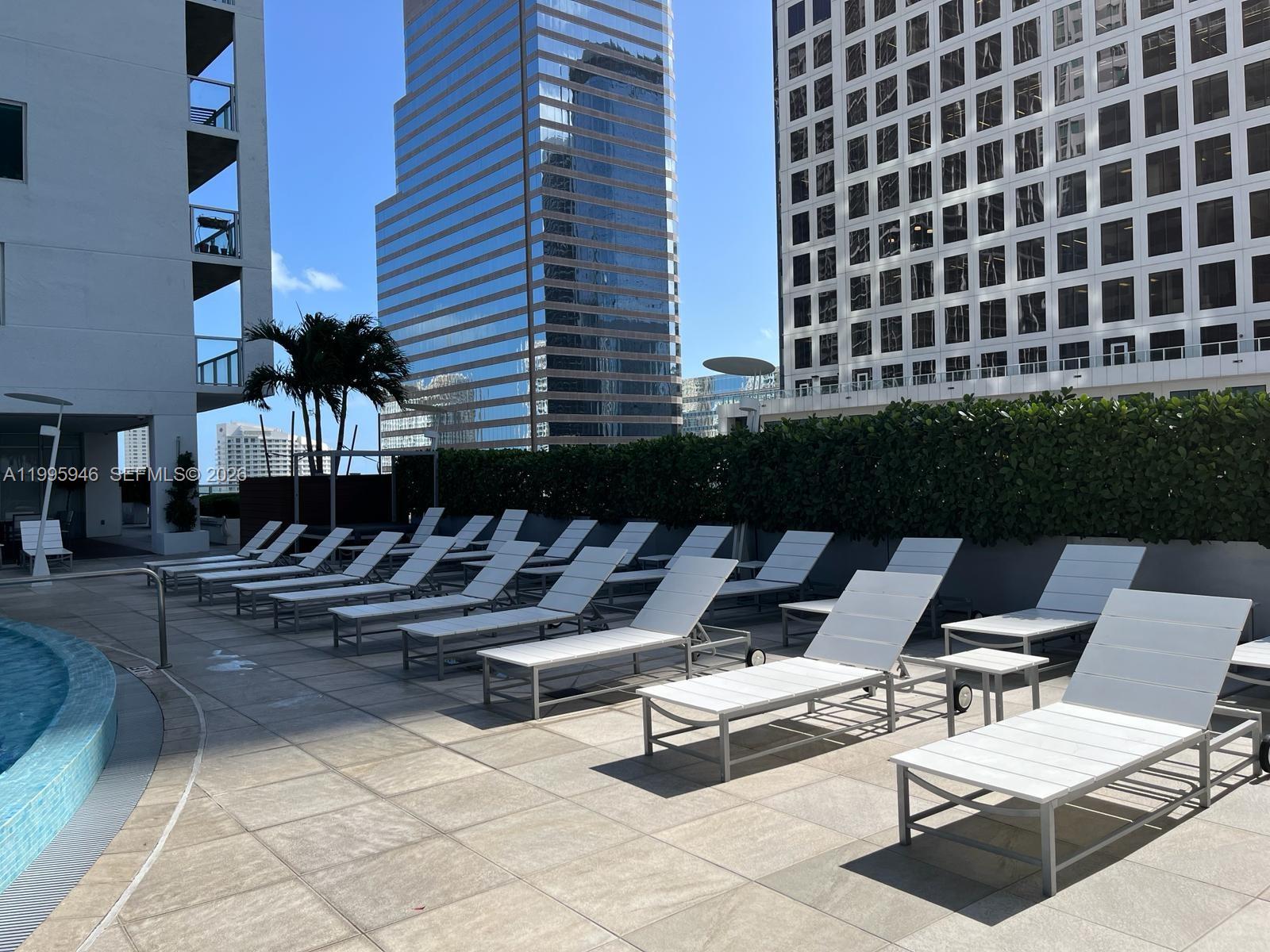 55 SE 6th St #2005, Miami FL 33131