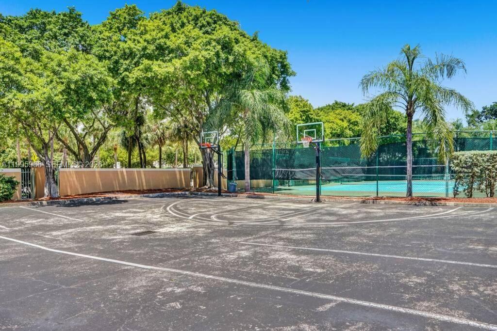 19801 E Country Club Dr #4301, Aventura FL 33180