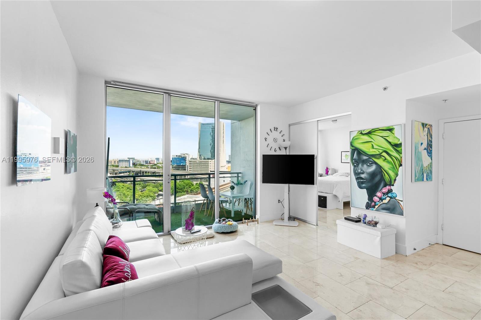 90 SW 3rd St #1209, Miami FL 33130