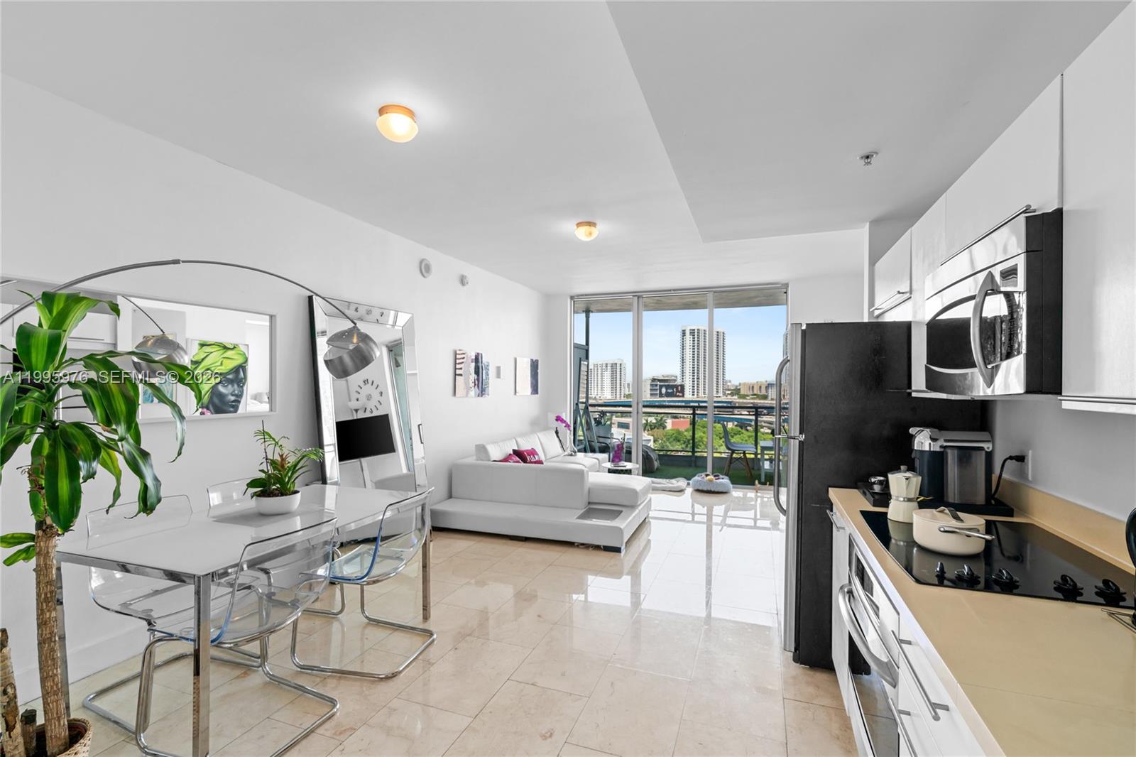 90 SW 3rd St #1209, Miami FL 33130