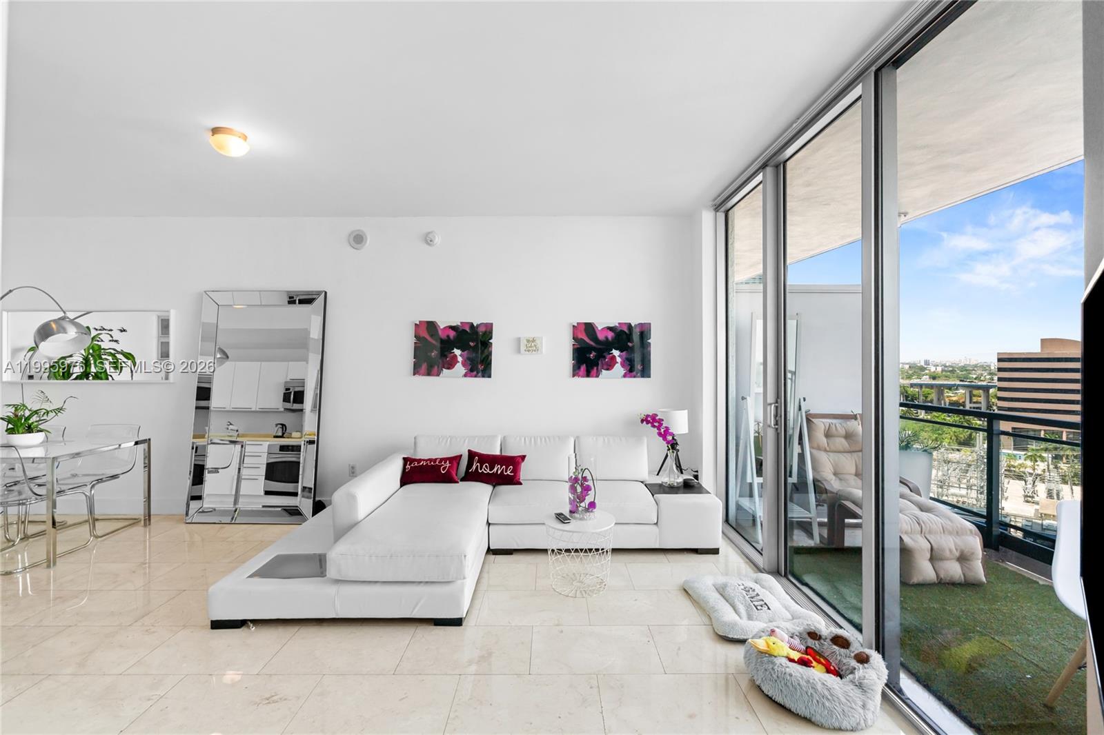 90 SW 3rd St #1209, Miami FL 33130
