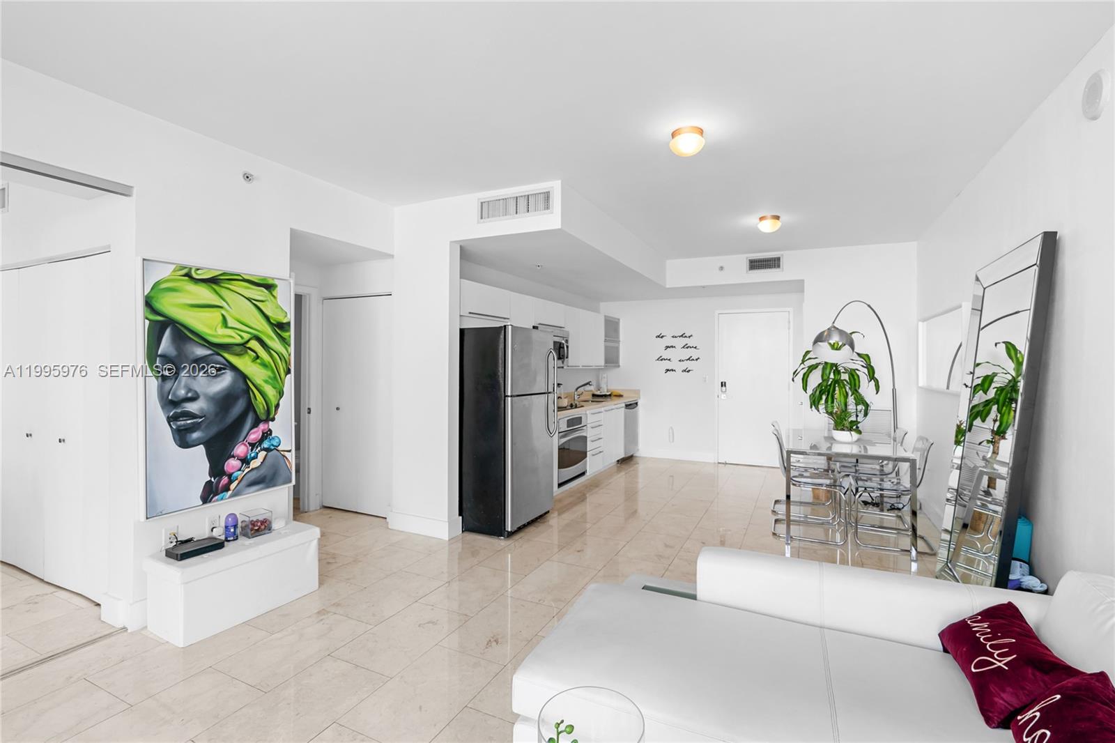 90 SW 3rd St #1209, Miami FL 33130