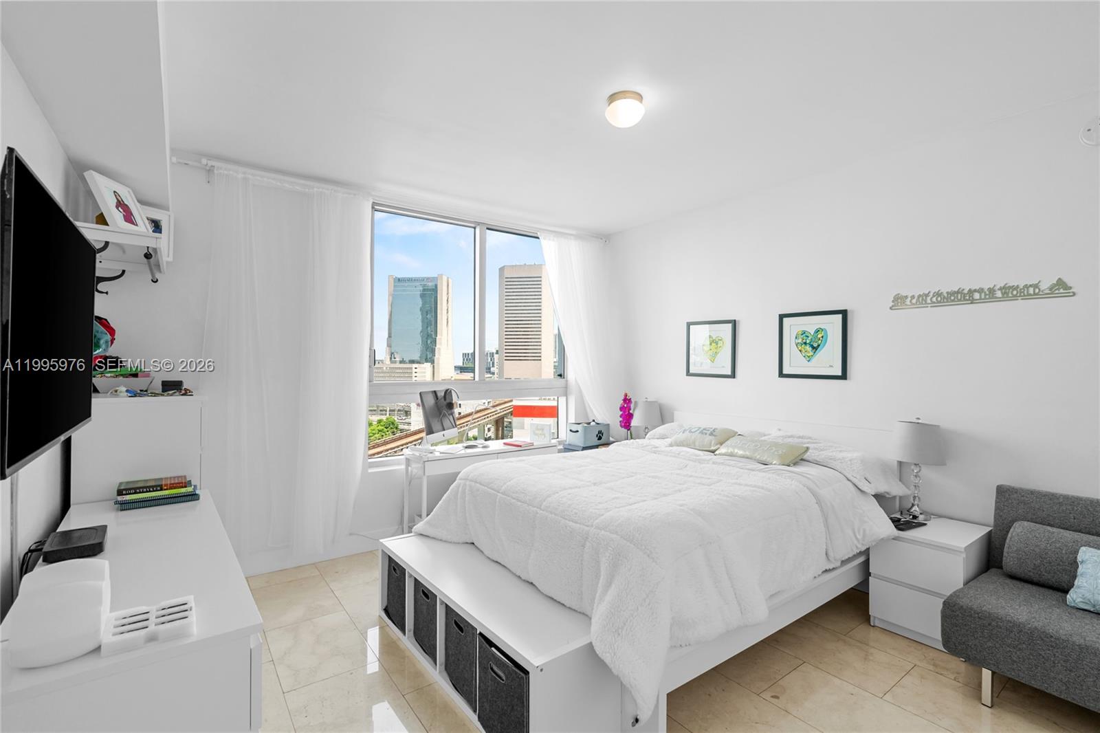 90 SW 3rd St #1209, Miami FL 33130