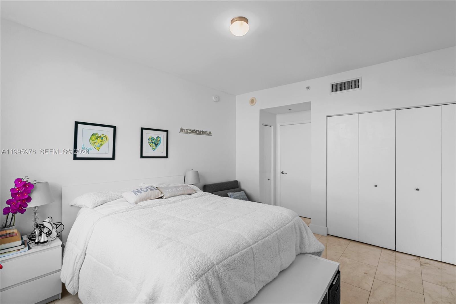 90 SW 3rd St #1209, Miami FL 33130