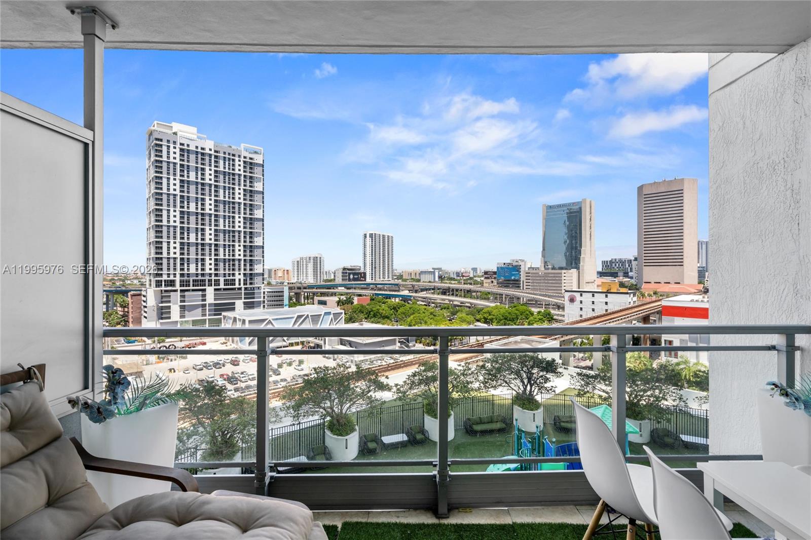 90 SW 3rd St #1209, Miami FL 33130
