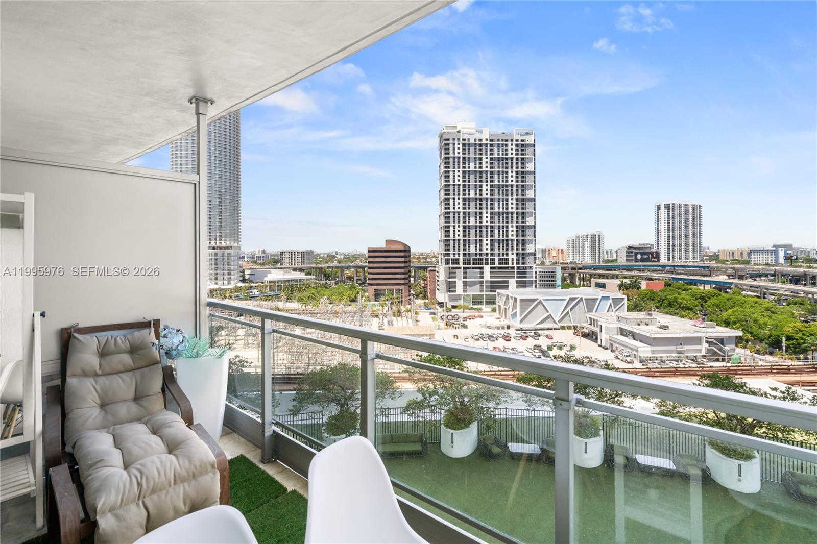 90 SW 3rd St #1209, Miami FL 33130