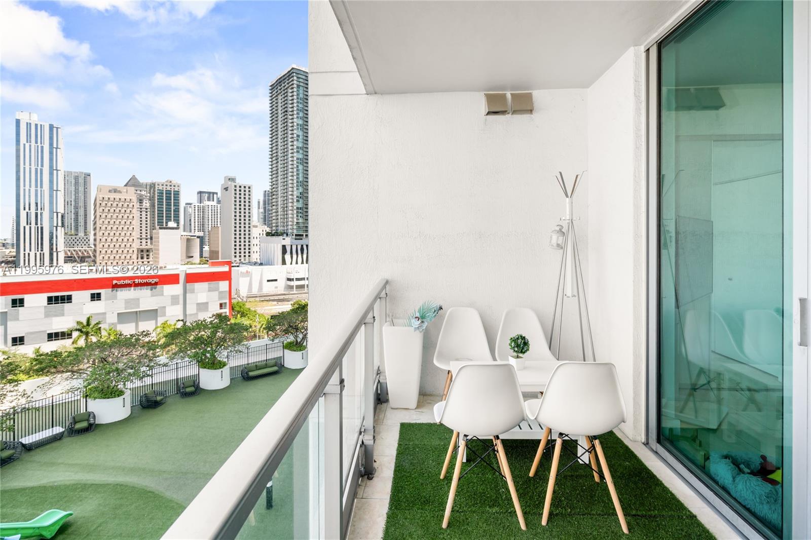 90 SW 3rd St #1209, Miami FL 33130