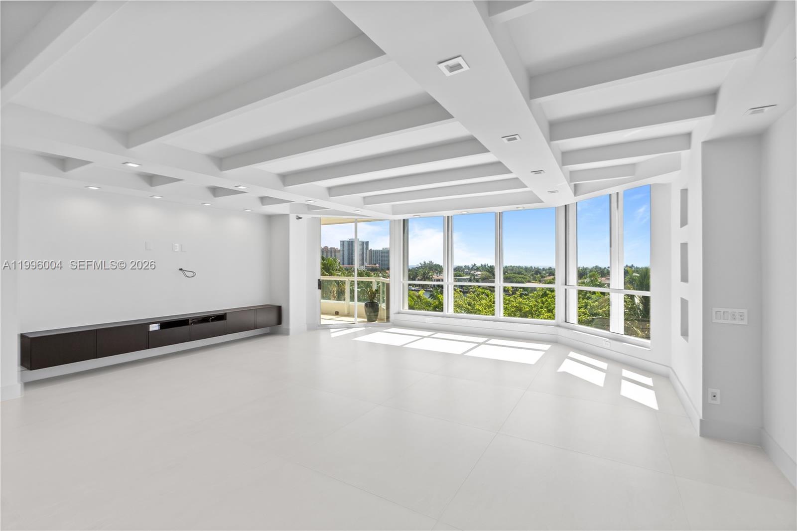 21150 Point Pl #701, Aventura FL 33180