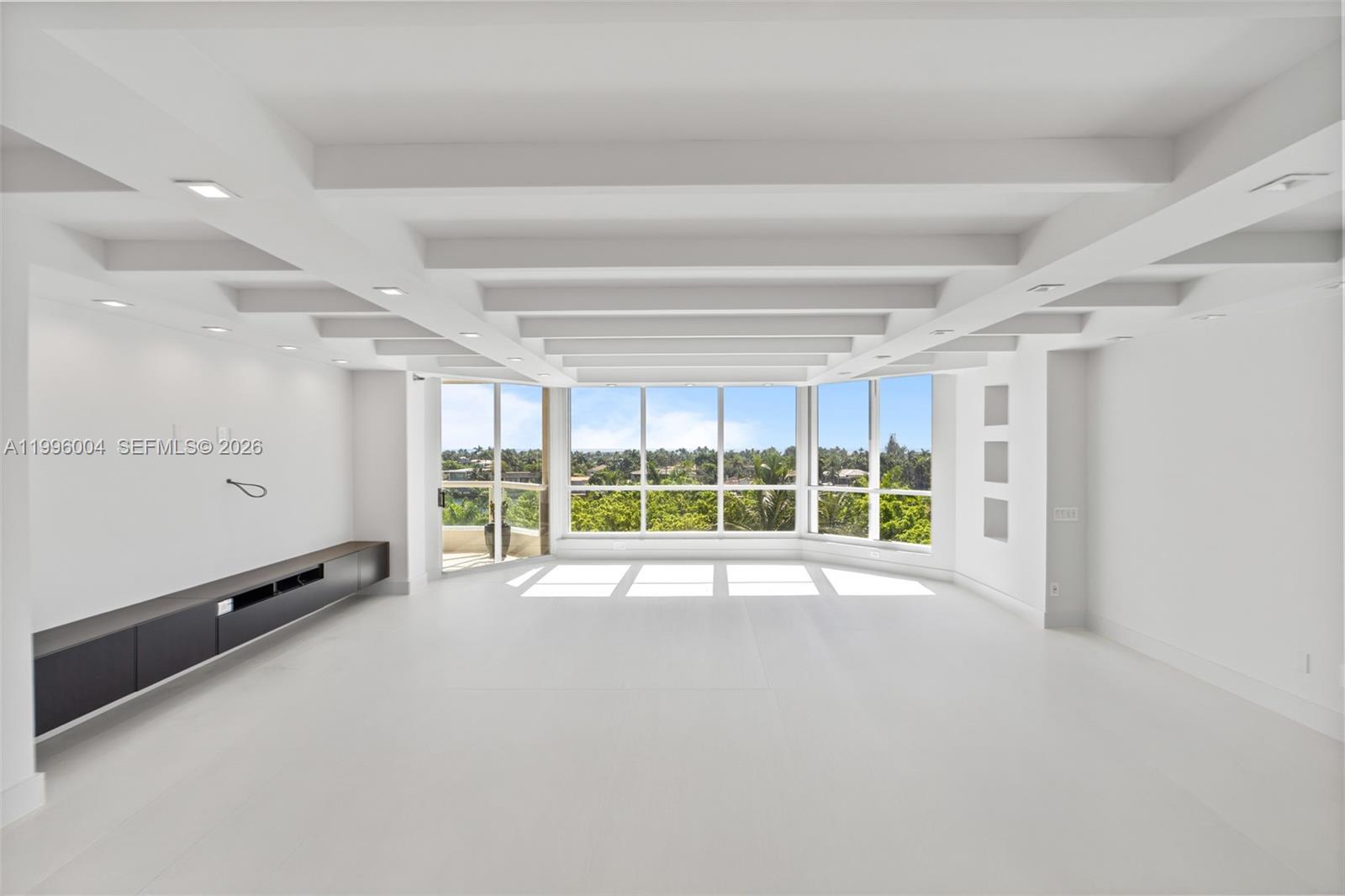 21150 Point Pl #701, Aventura FL 33180