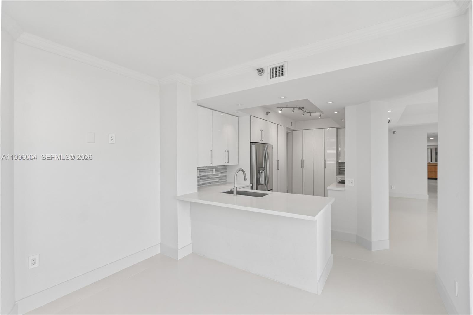 21150 Point Pl #701, Aventura FL 33180
