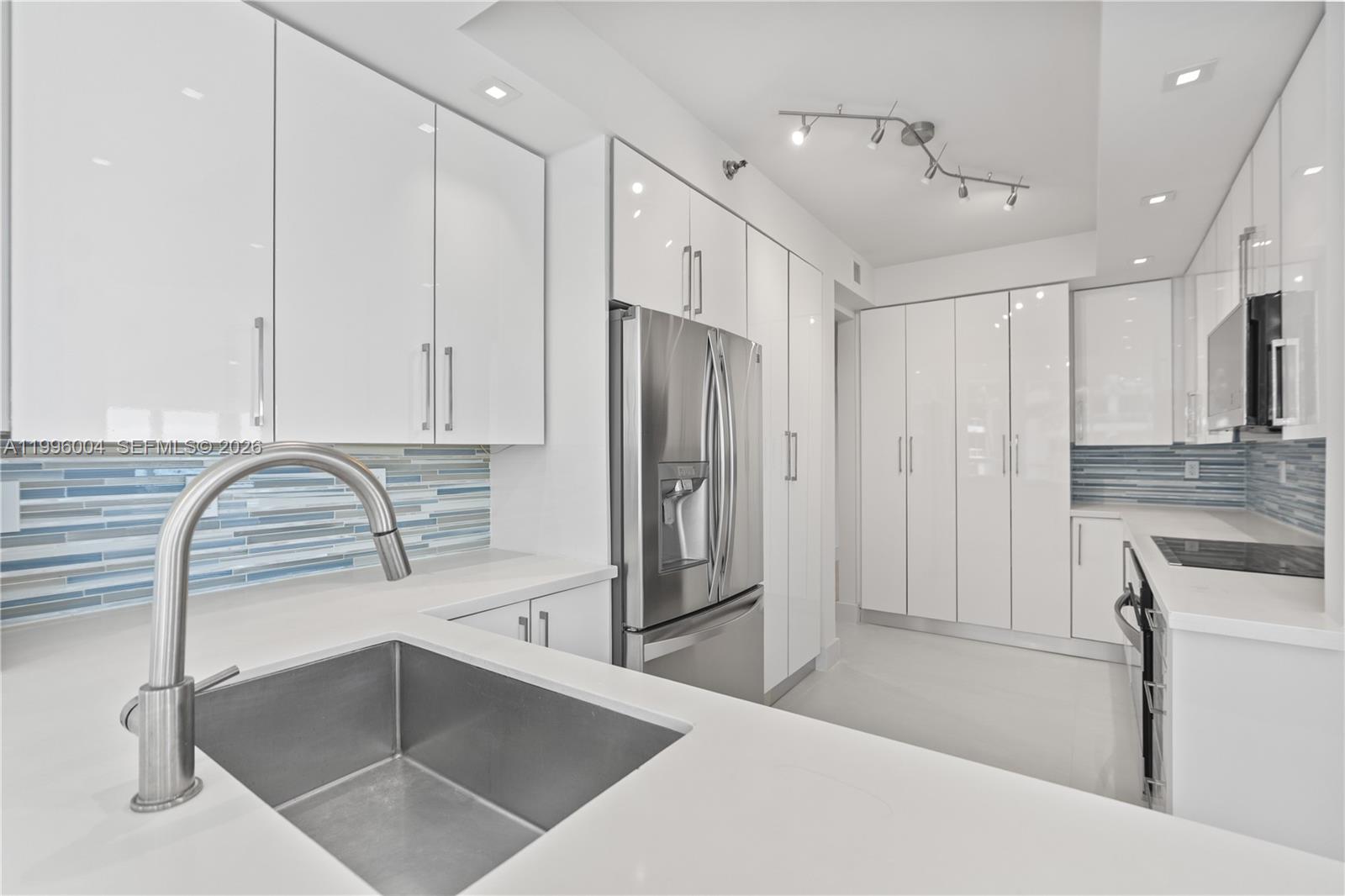 21150 Point Pl #701, Aventura FL 33180