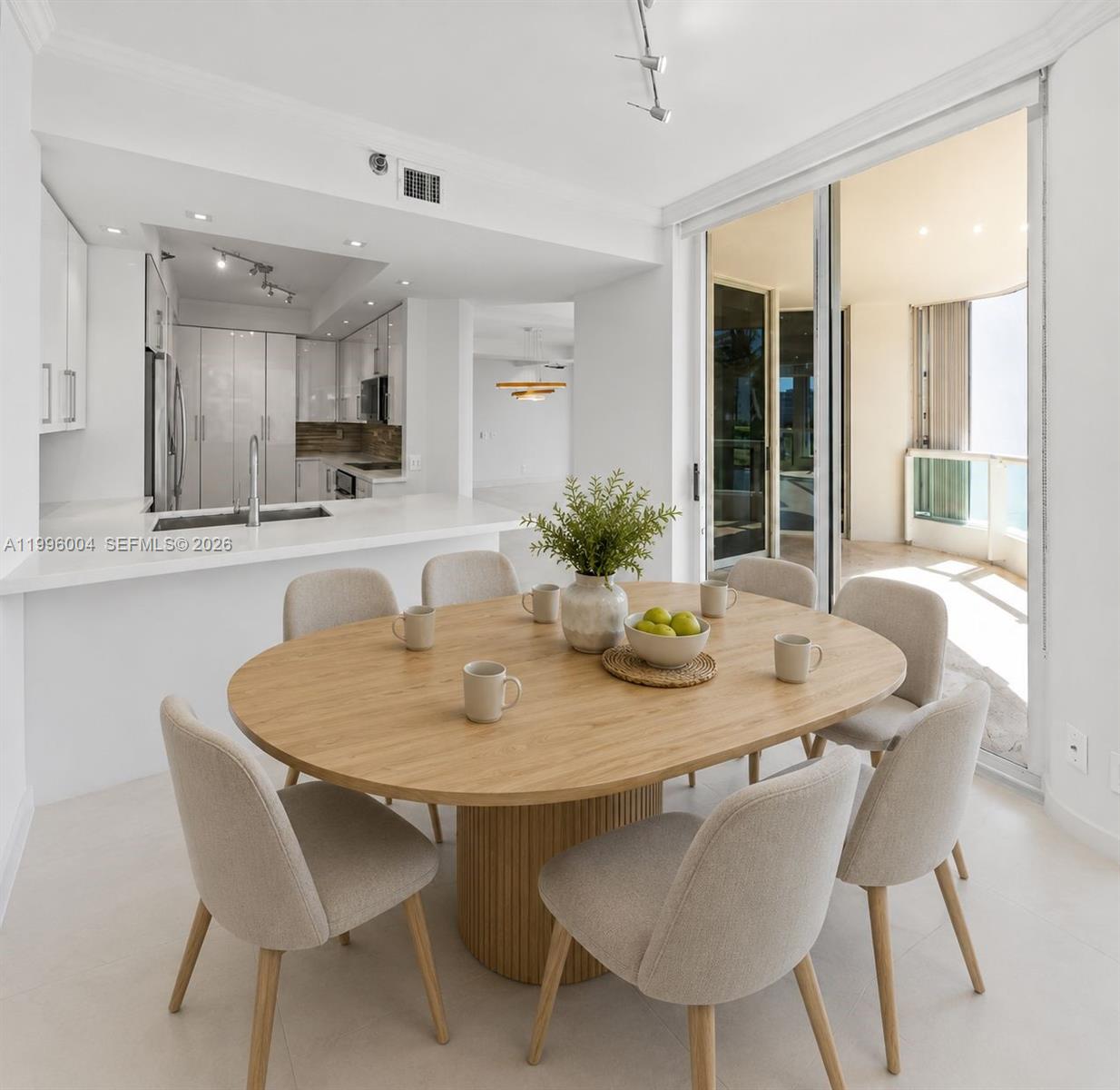 21150 Point Pl #701, Aventura FL 33180