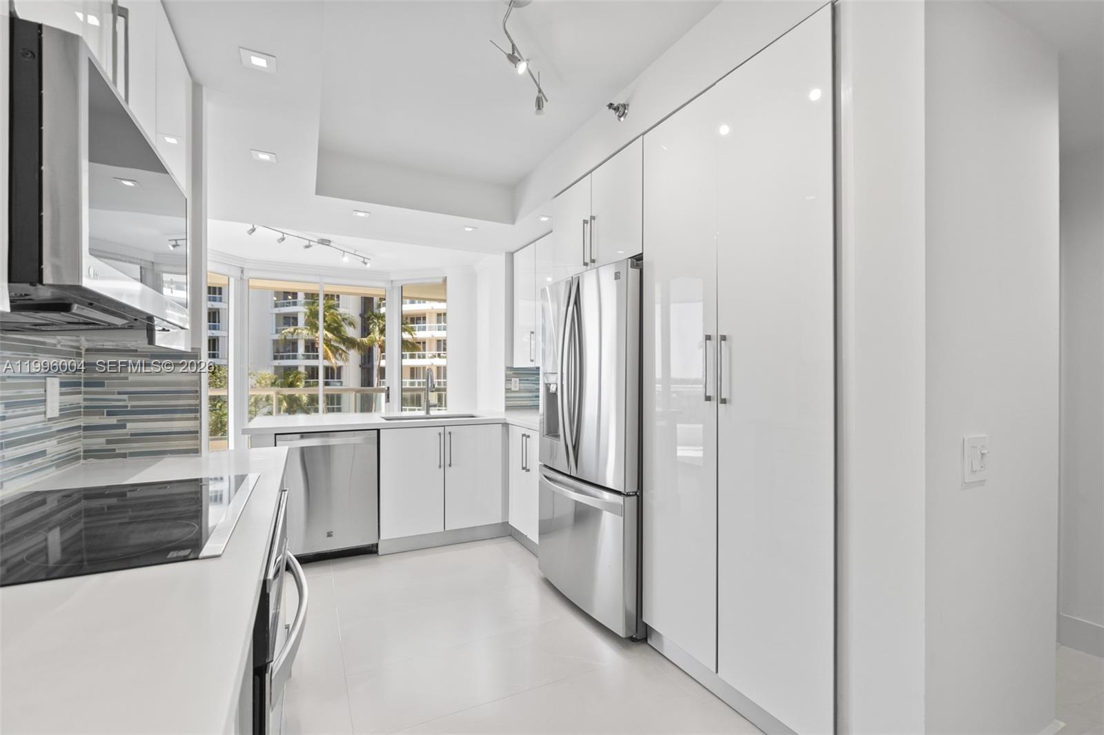21150 Point Pl #701, Aventura FL 33180