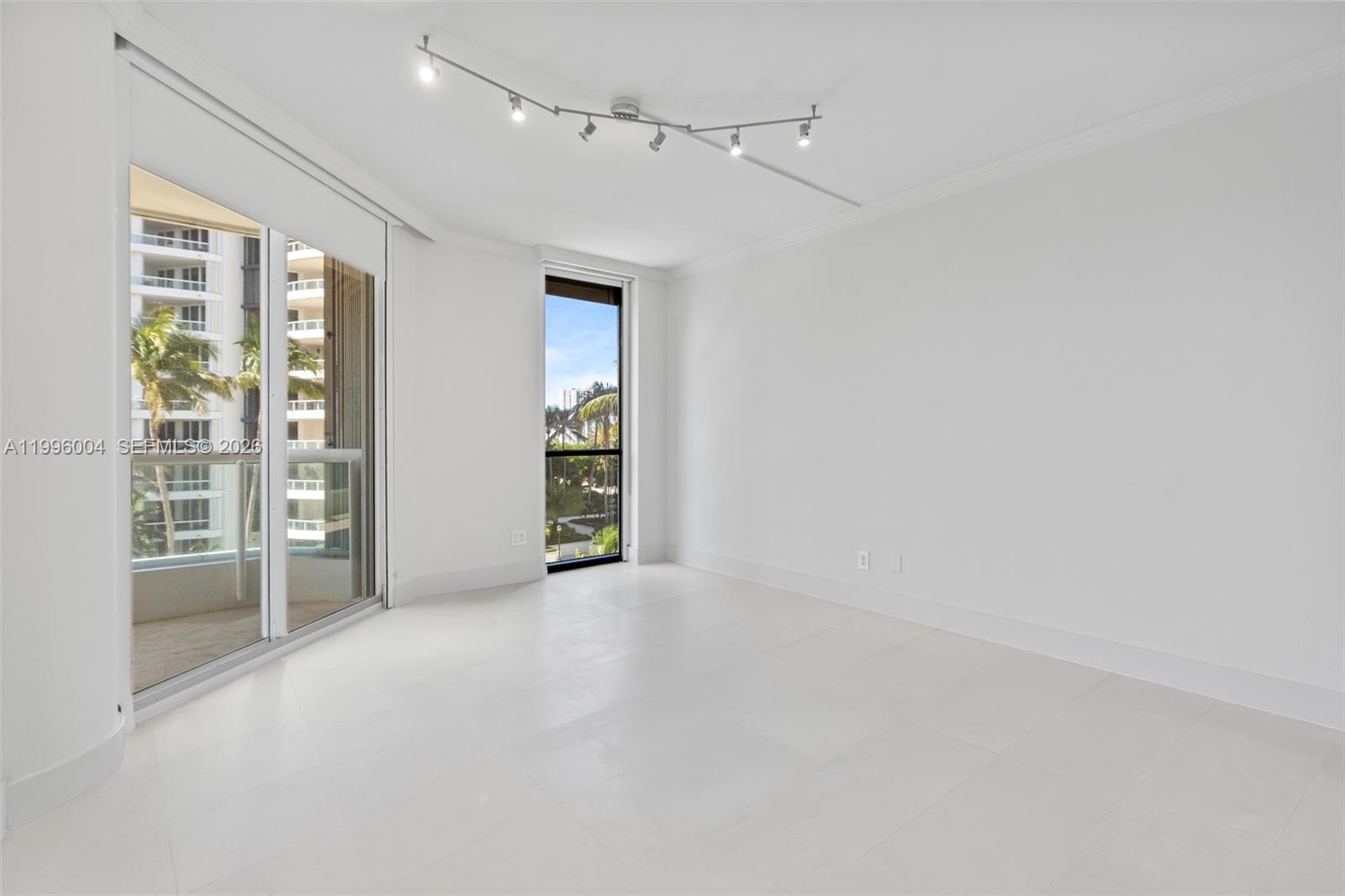 21150 Point Pl #701, Aventura FL 33180