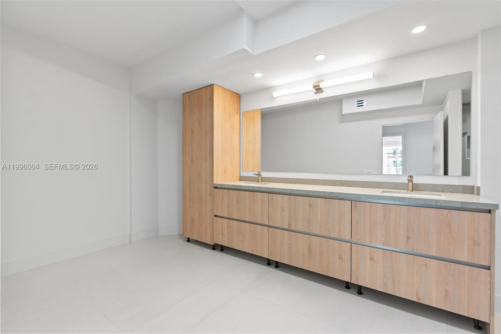 21150 Point Pl #701, Aventura FL 33180