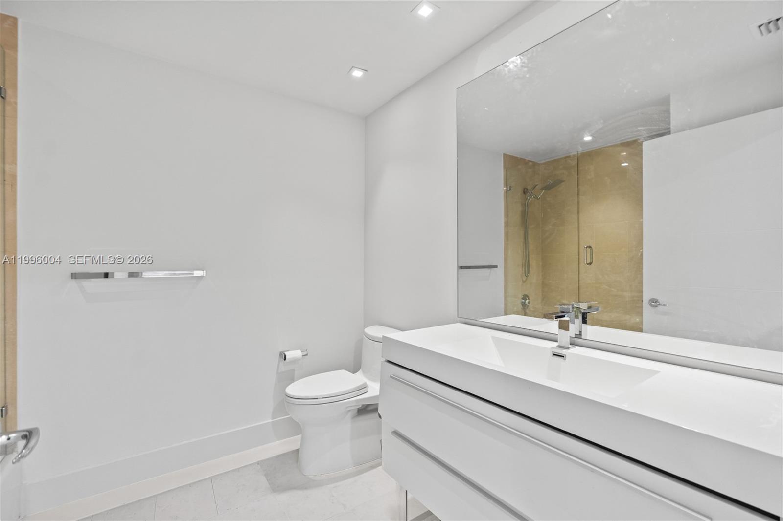 21150 Point Pl #701, Aventura FL 33180
