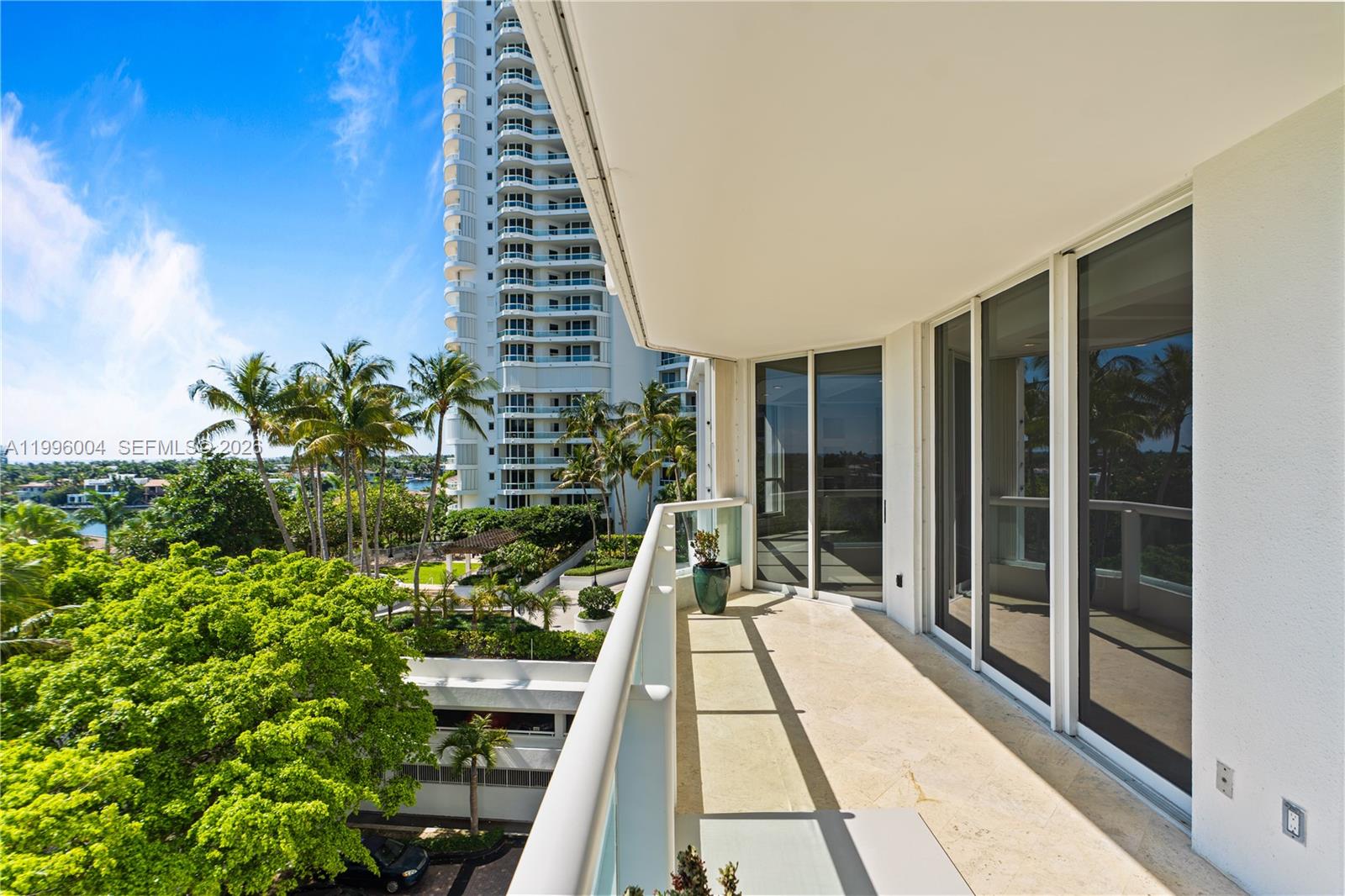 21150 Point Pl #701, Aventura FL 33180