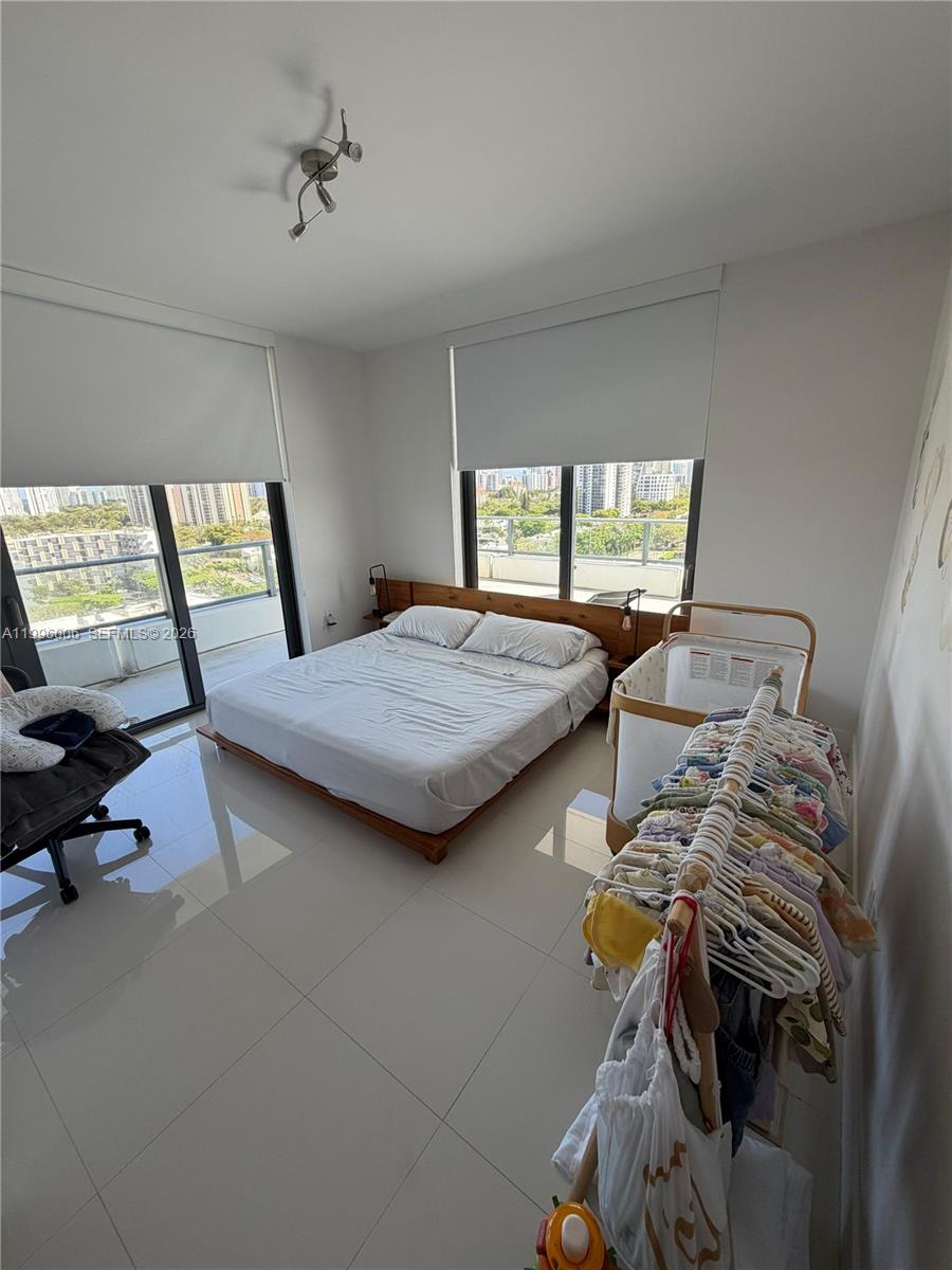 2960 NE 207th St #1101, Aventura FL 33180