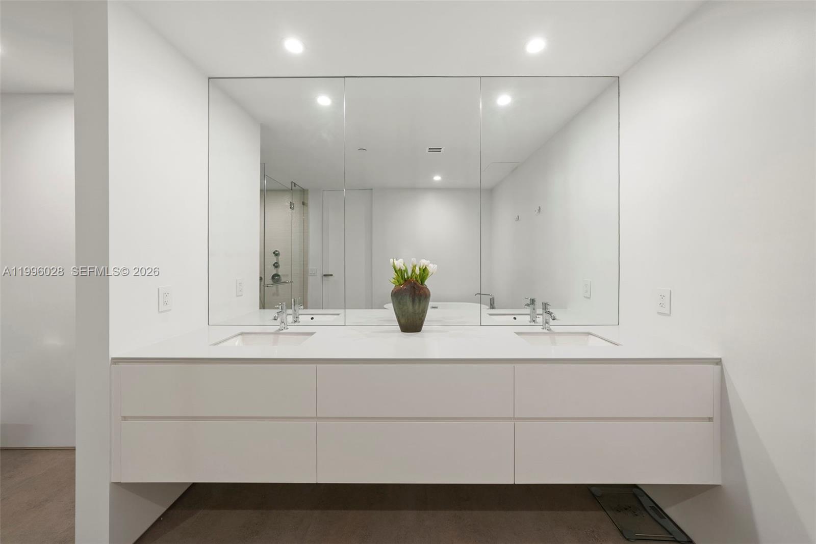 100 S Pointe Dr #1906/07, Miami Beach FL 33139