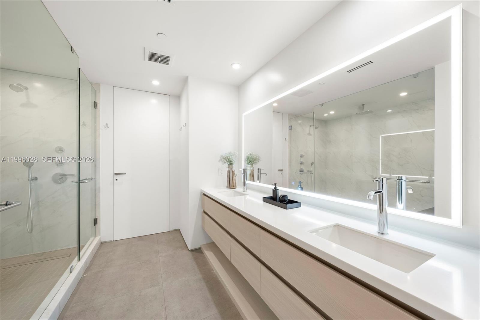 100 S Pointe Dr #1906/07, Miami Beach FL 33139