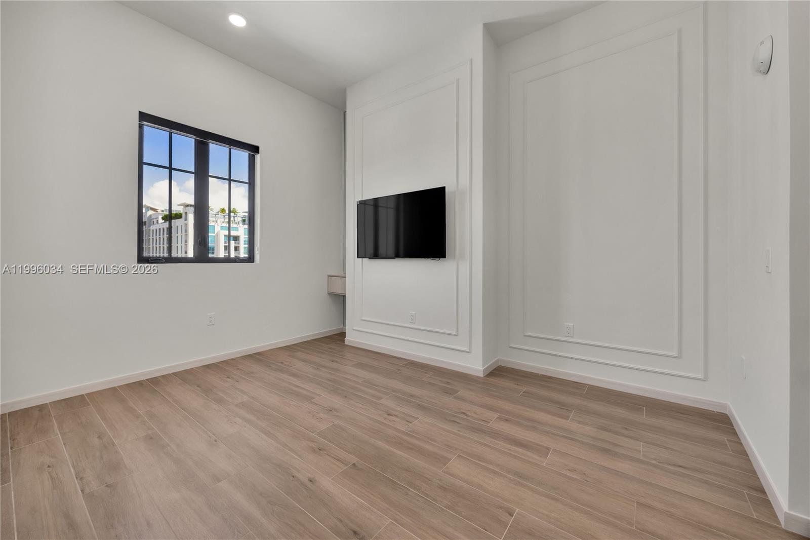 4220 Laguna St #803, Coral Gables FL 33146