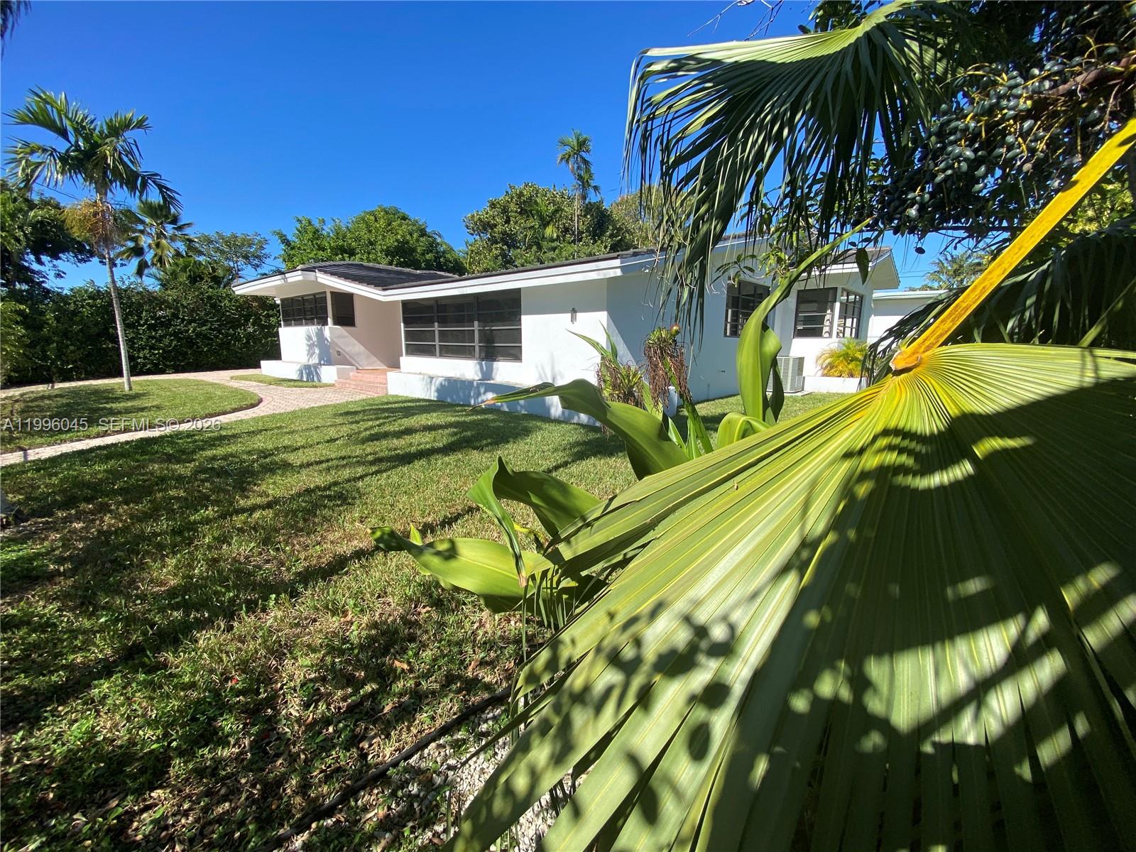 1101 Bay Dr, Miami Beach FL 33141