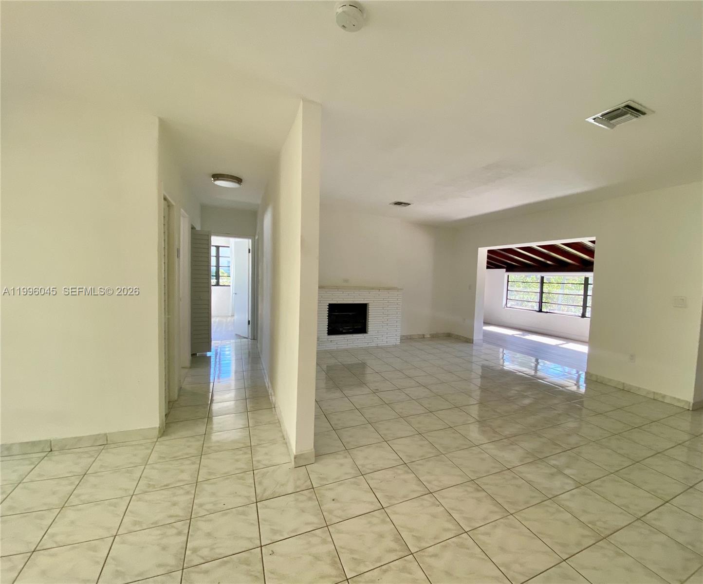 1101 Bay Dr, Miami Beach FL 33141