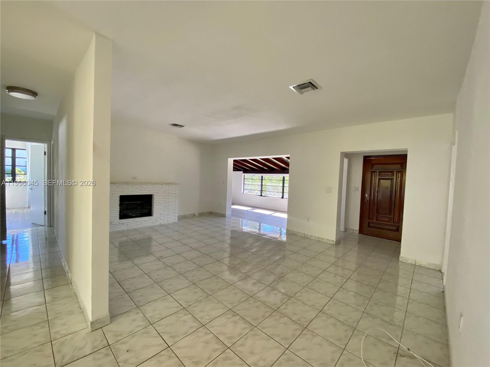 1101 Bay Dr, Miami Beach FL 33141