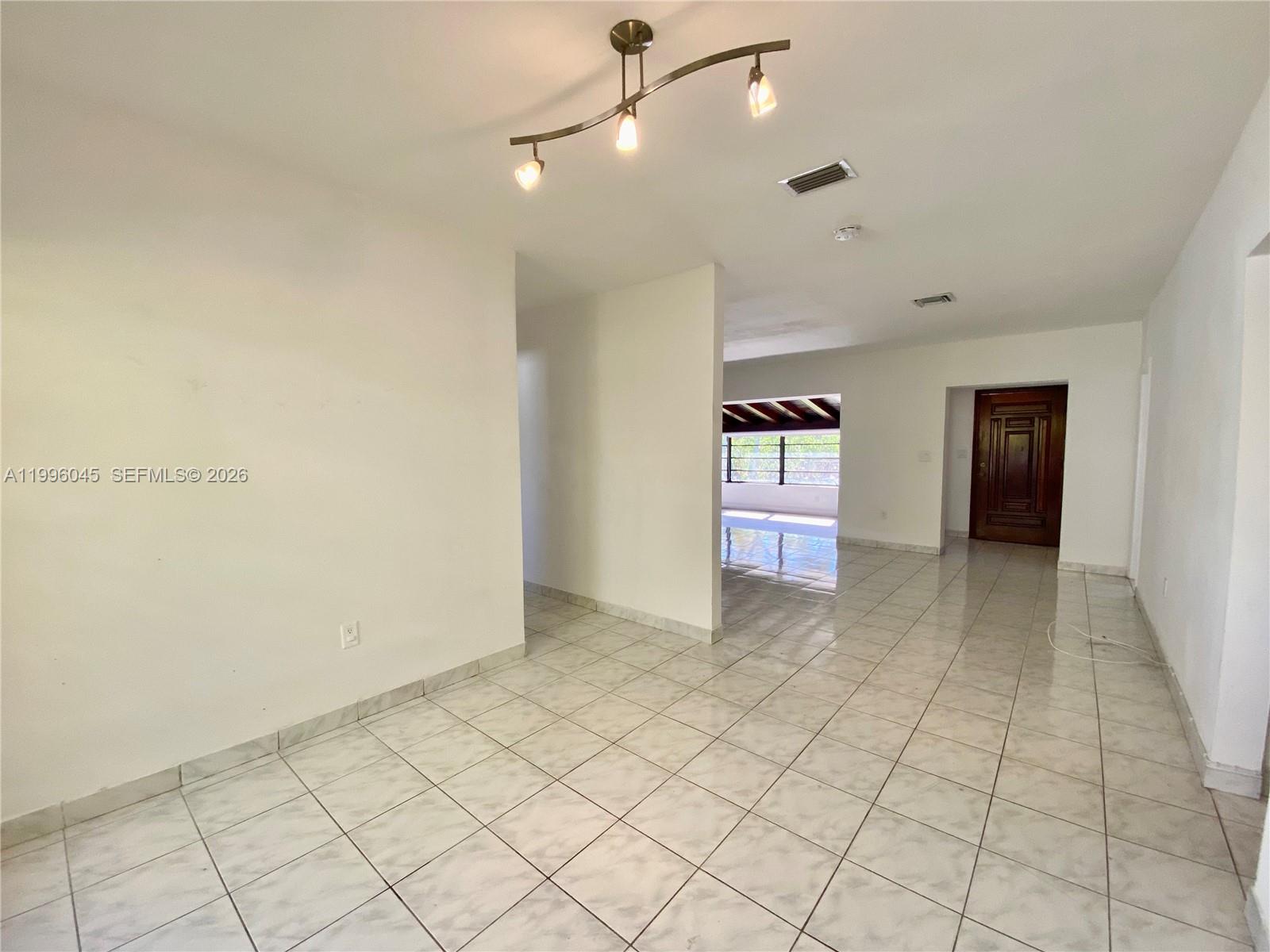 1101 Bay Dr, Miami Beach FL 33141