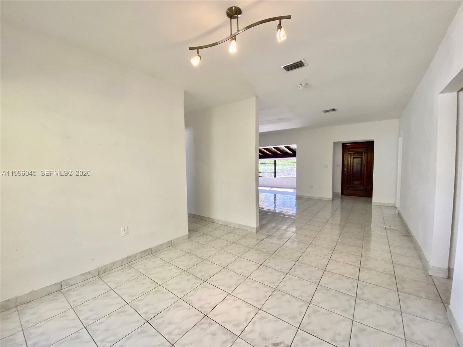 1101 Bay Dr, Miami Beach FL 33141