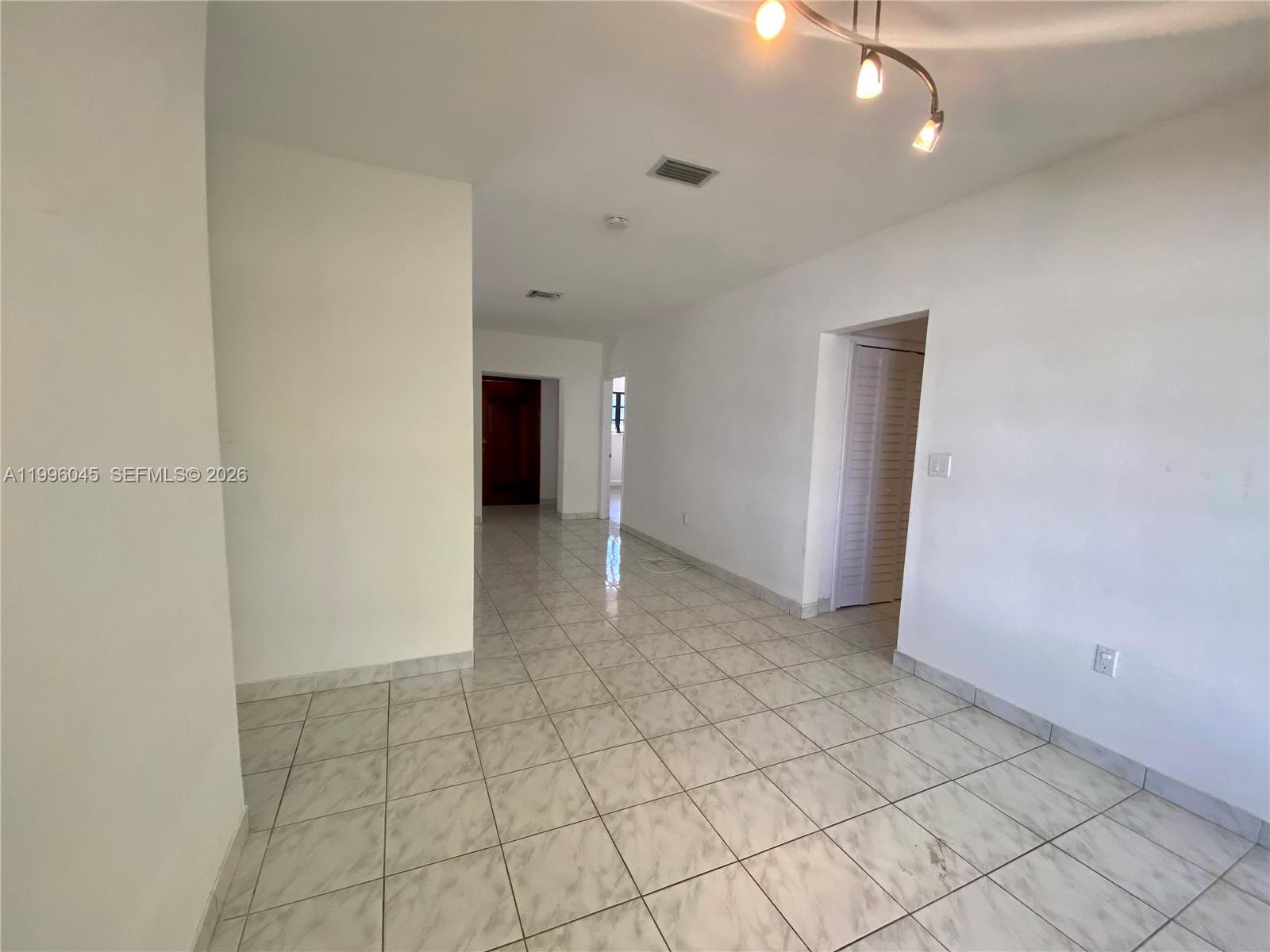 1101 Bay Dr, Miami Beach FL 33141