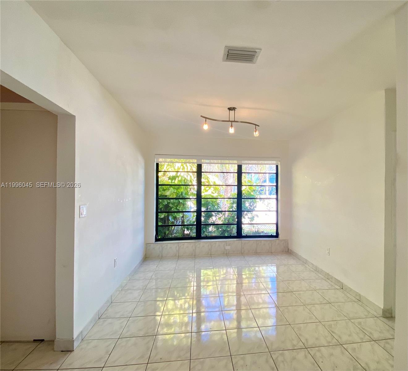1101 Bay Dr, Miami Beach FL 33141