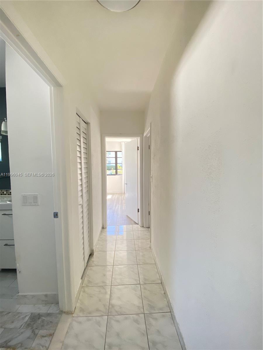1101 Bay Dr, Miami Beach FL 33141