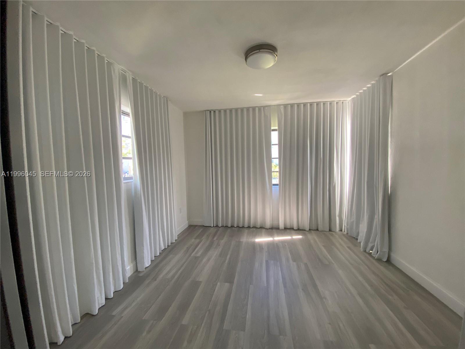 1101 Bay Dr, Miami Beach FL 33141