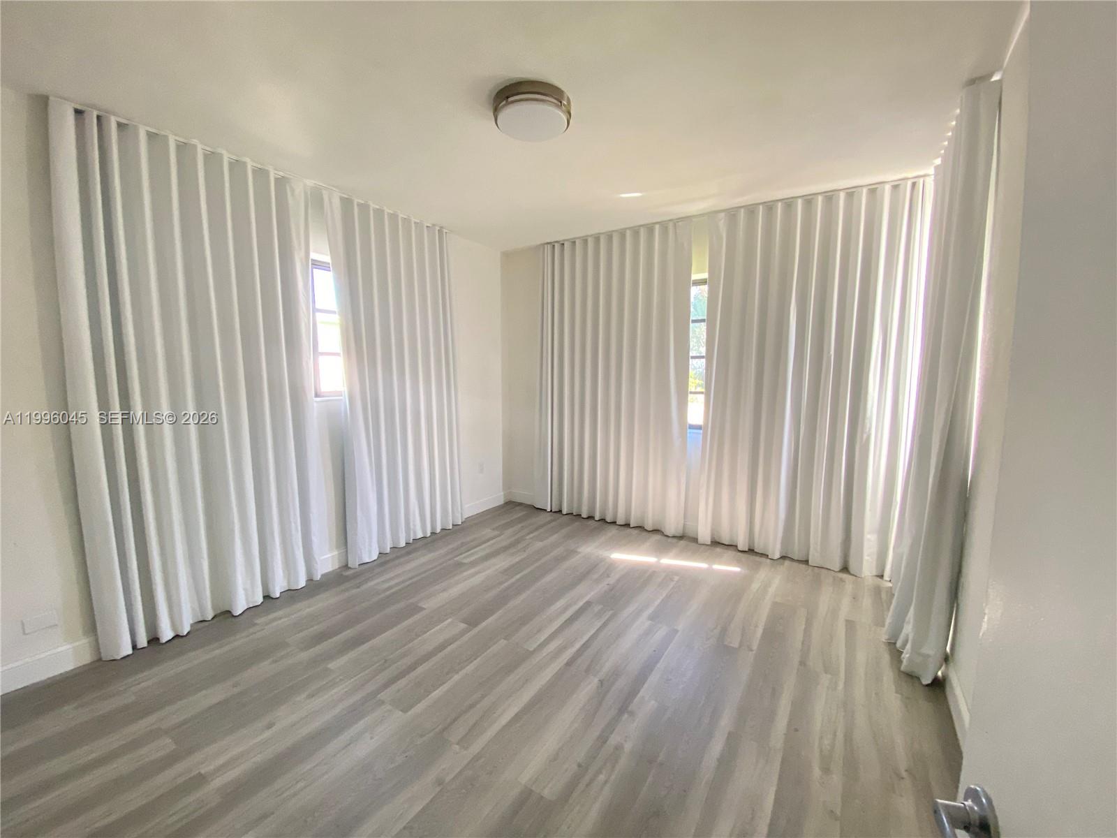 1101 Bay Dr, Miami Beach FL 33141