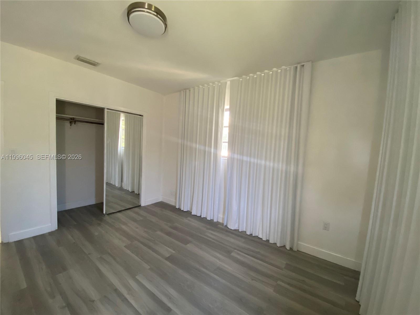 1101 Bay Dr, Miami Beach FL 33141