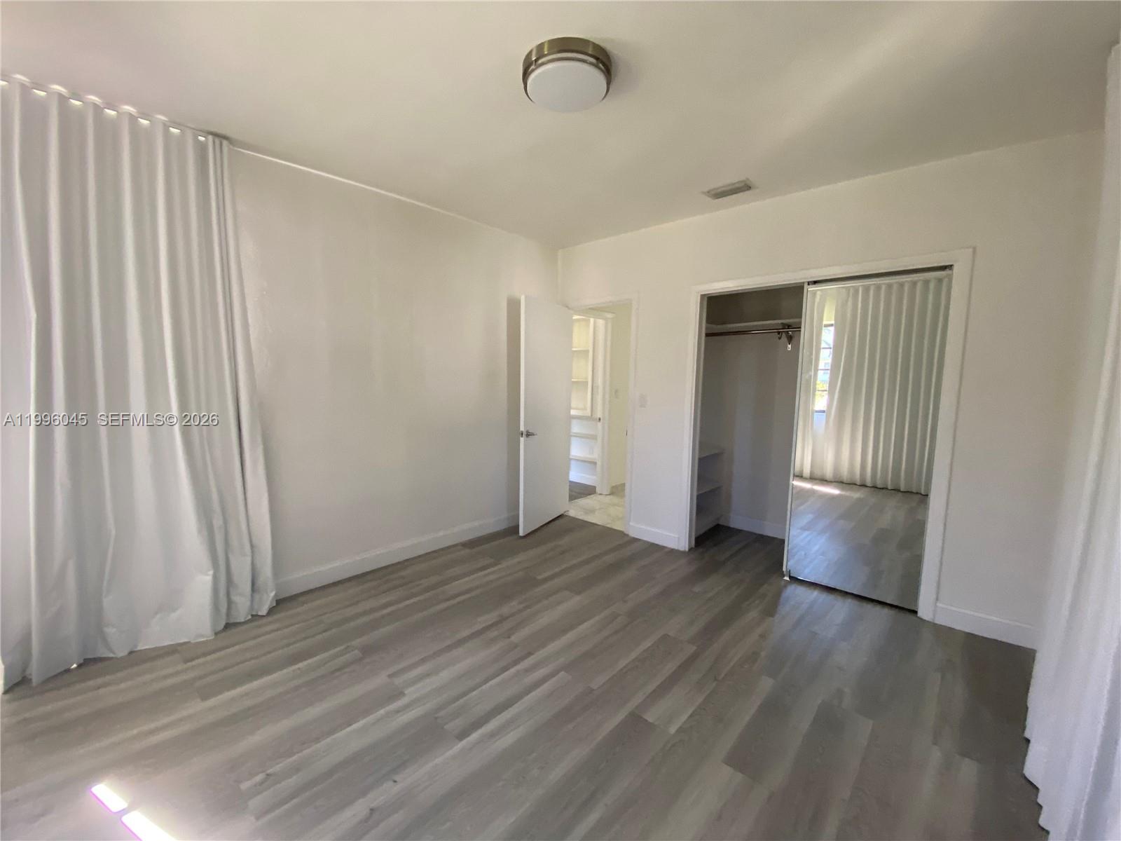 1101 Bay Dr, Miami Beach FL 33141