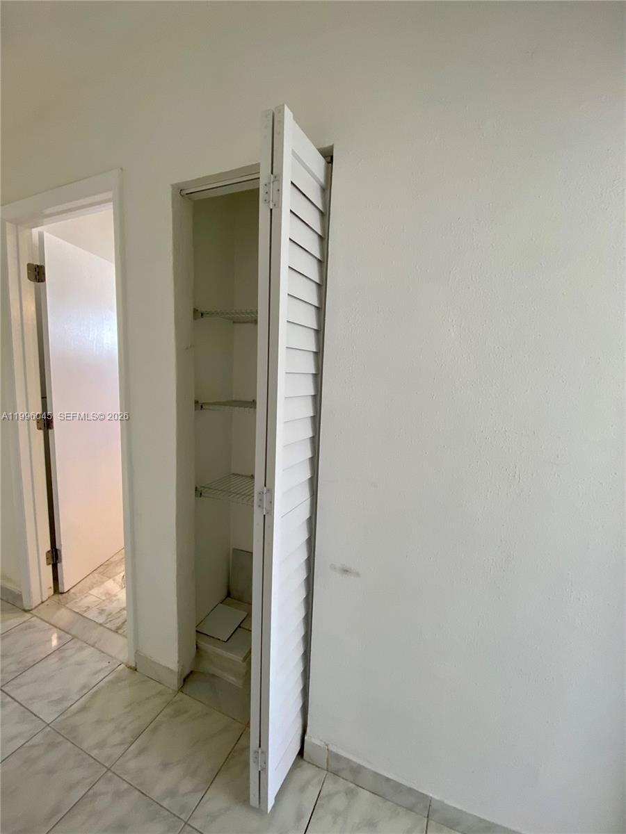 1101 Bay Dr, Miami Beach FL 33141