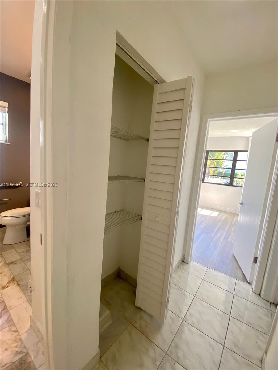 1101 Bay Dr, Miami Beach FL 33141