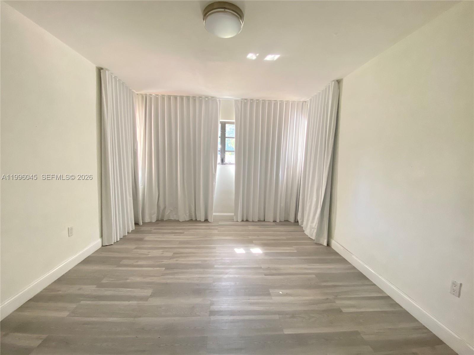 1101 Bay Dr, Miami Beach FL 33141
