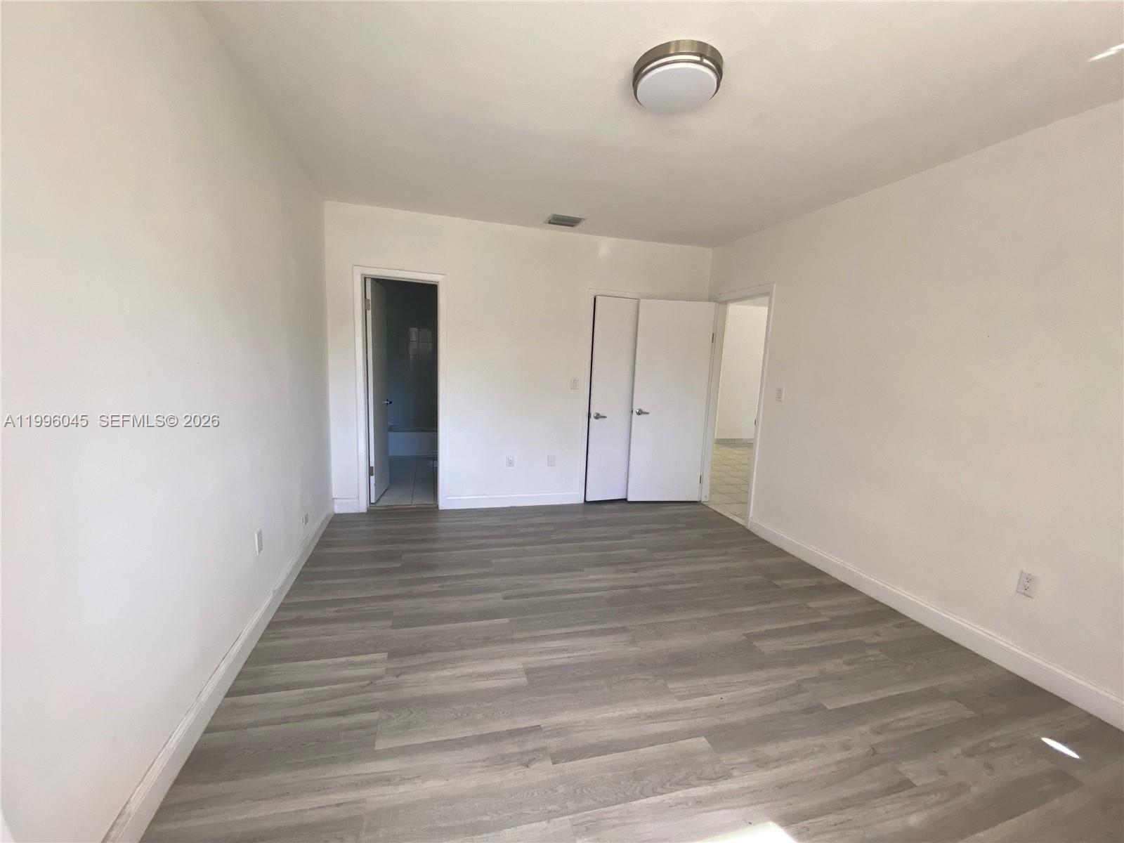 1101 Bay Dr, Miami Beach FL 33141