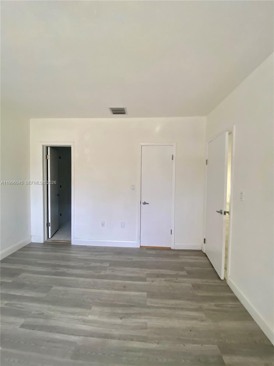 1101 Bay Dr, Miami Beach FL 33141
