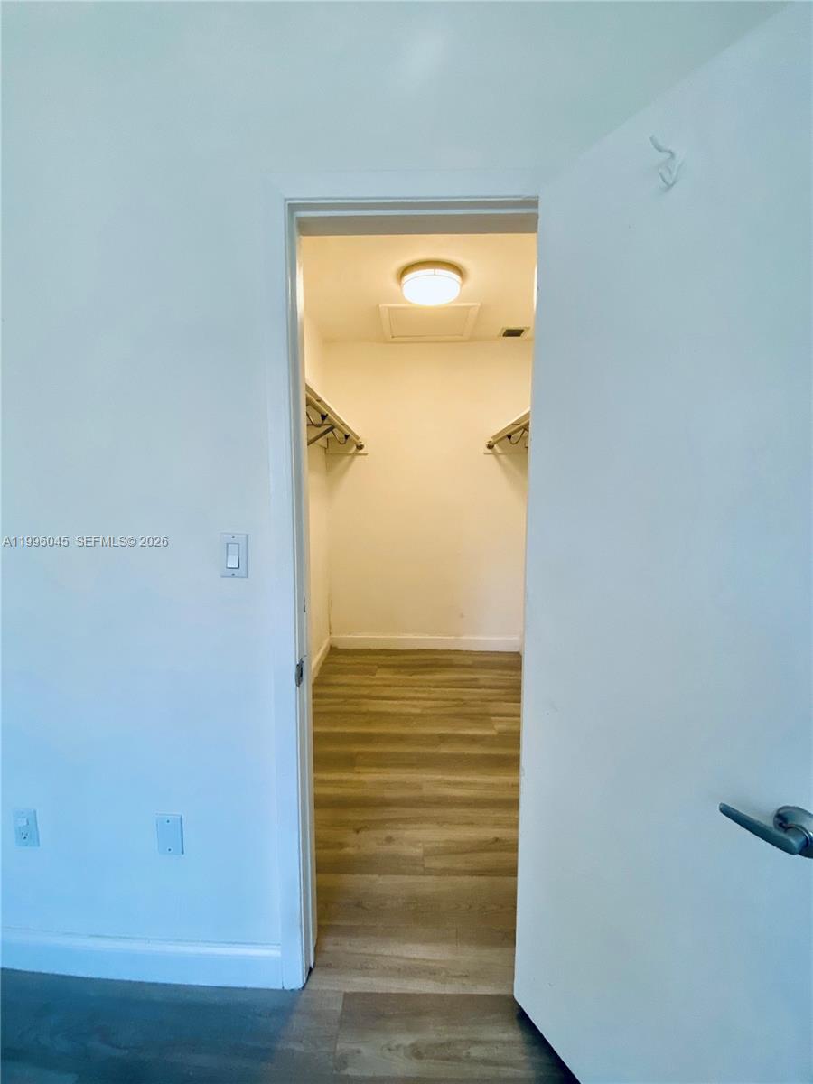 1101 Bay Dr, Miami Beach FL 33141