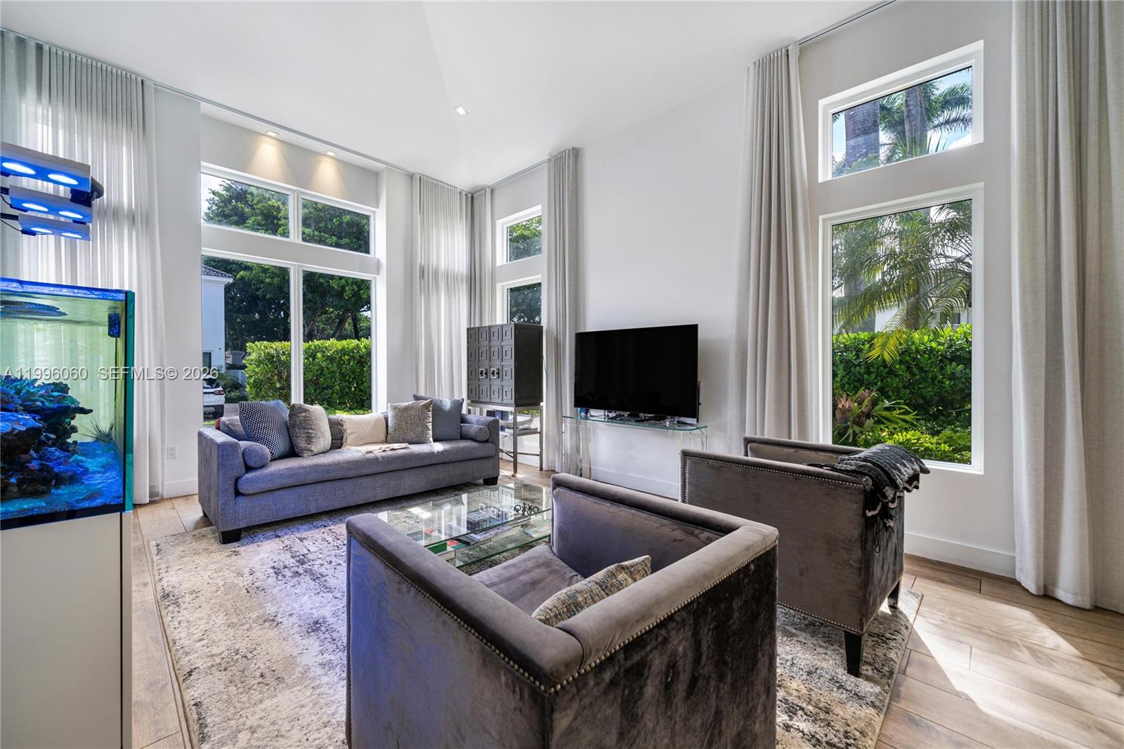3703 NE 199th St, Aventura FL 33180