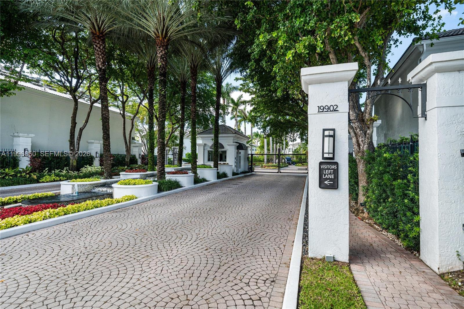 3703 NE 199th St, Aventura FL 33180